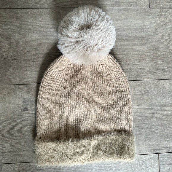 Marcus Adler Girls Boutique Winter Pom Hat
Euc - Picture 2 of 6